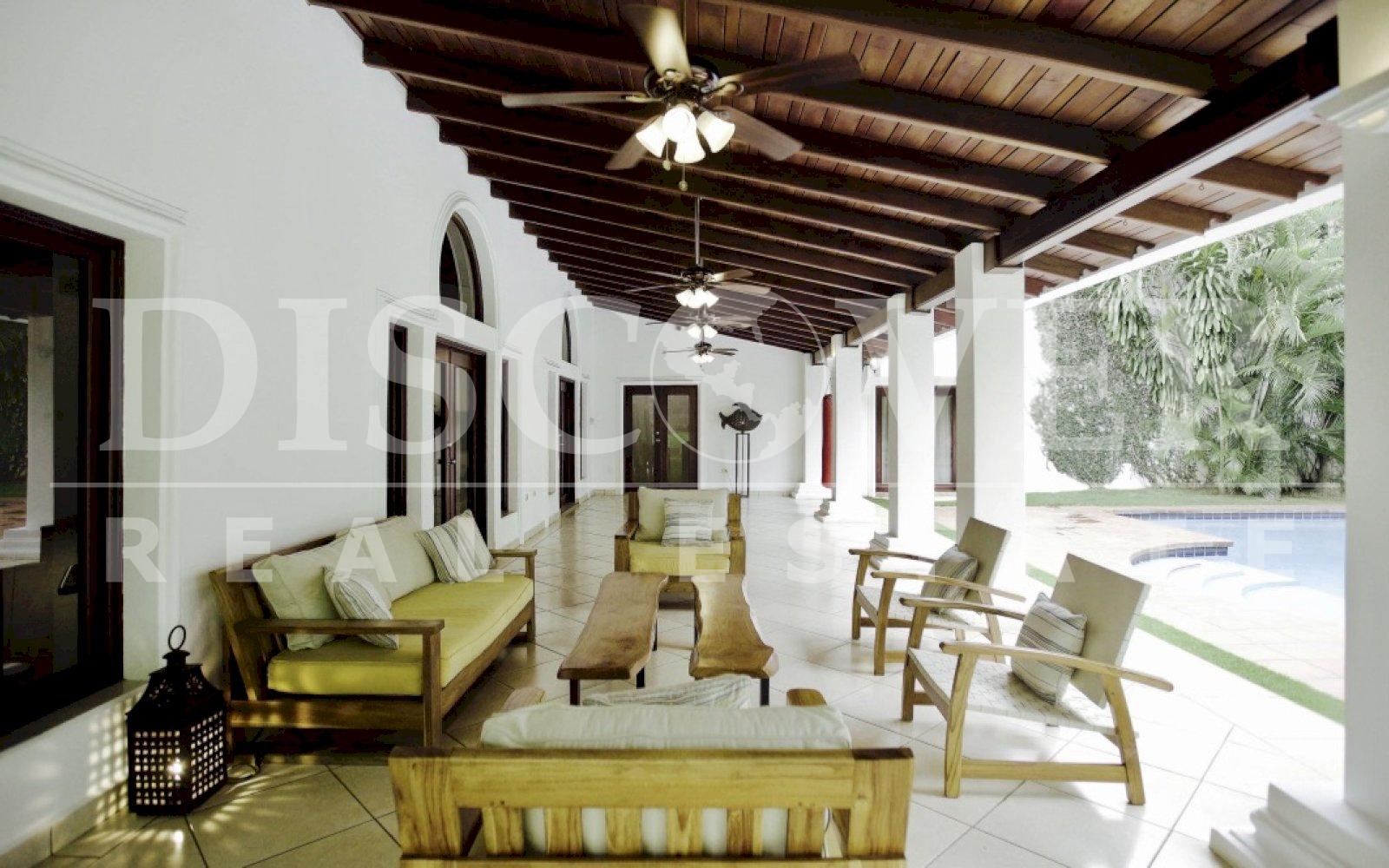 https://images.discovernica.com/propiedad/1600/q018O_n6Rf2IW2Aqup_HNg_thumb_9acc.jpg