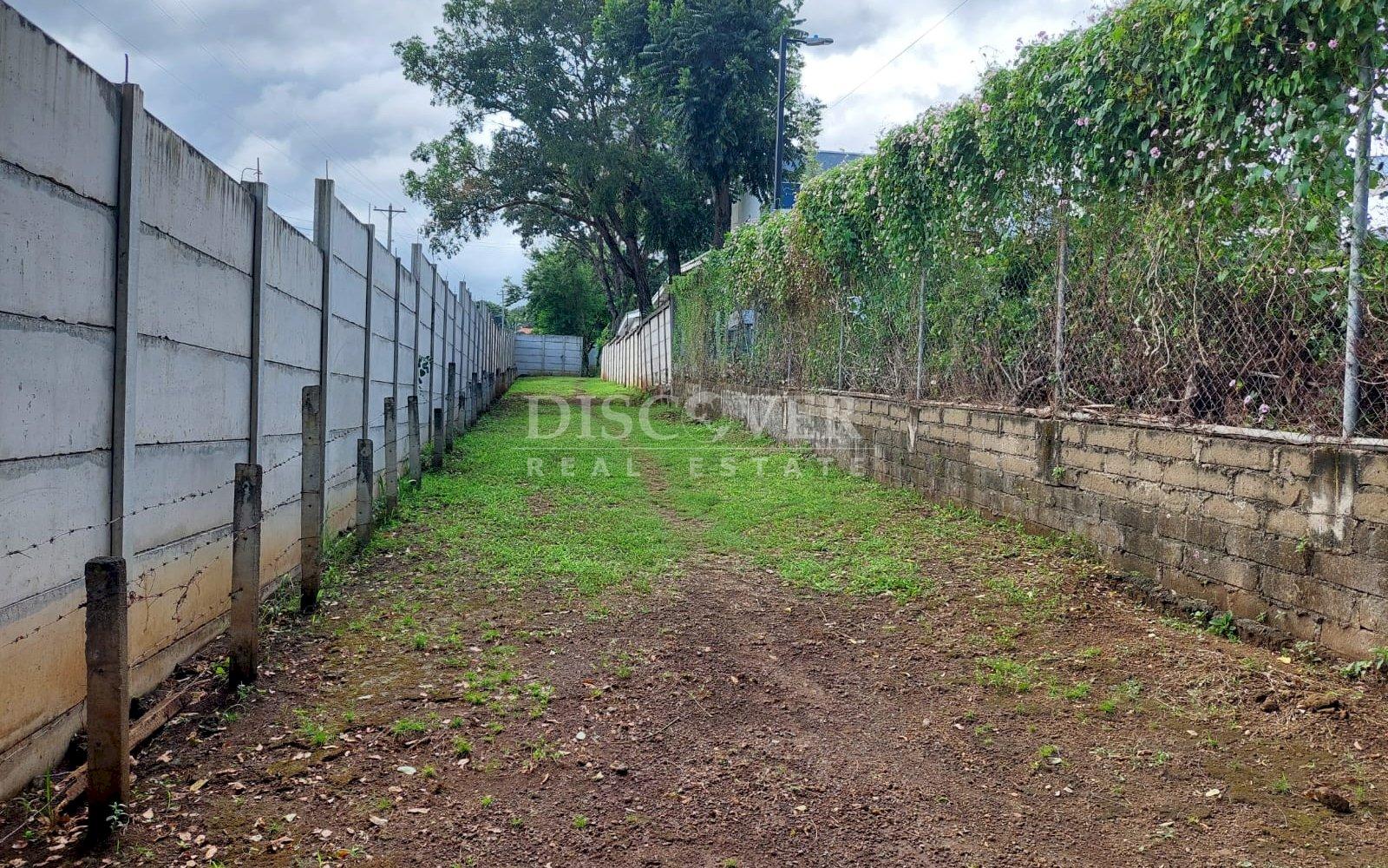  Land for sale on Pista Jean Paul Genie