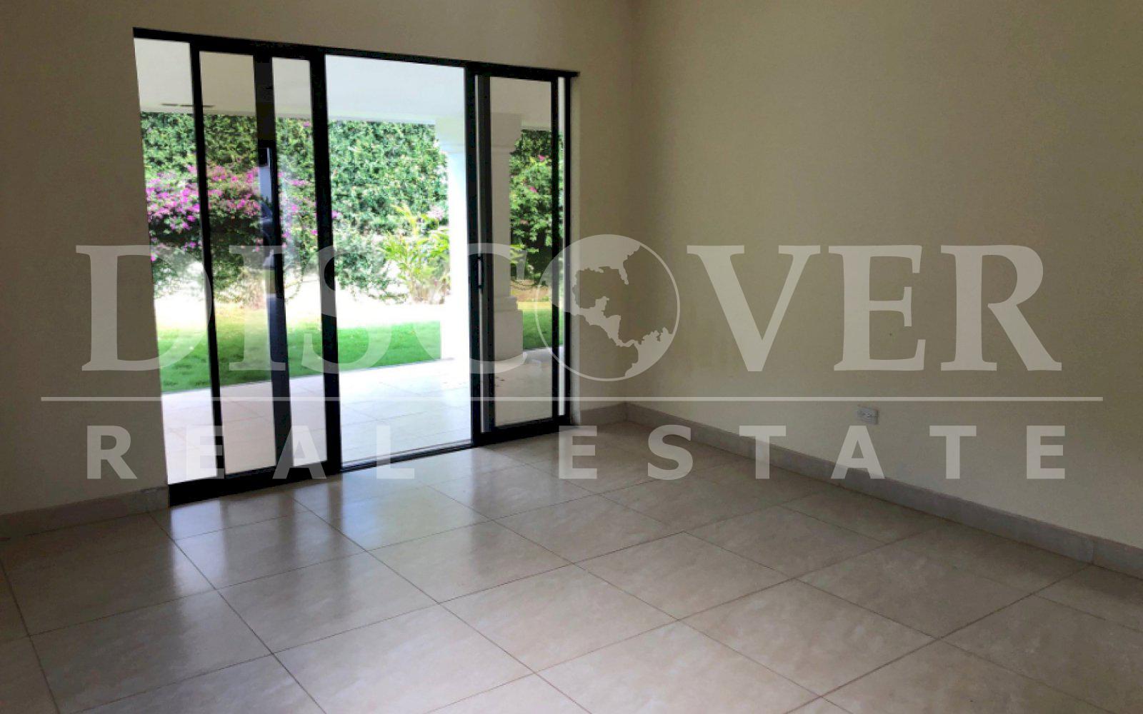  House for rent in Las Colinas.