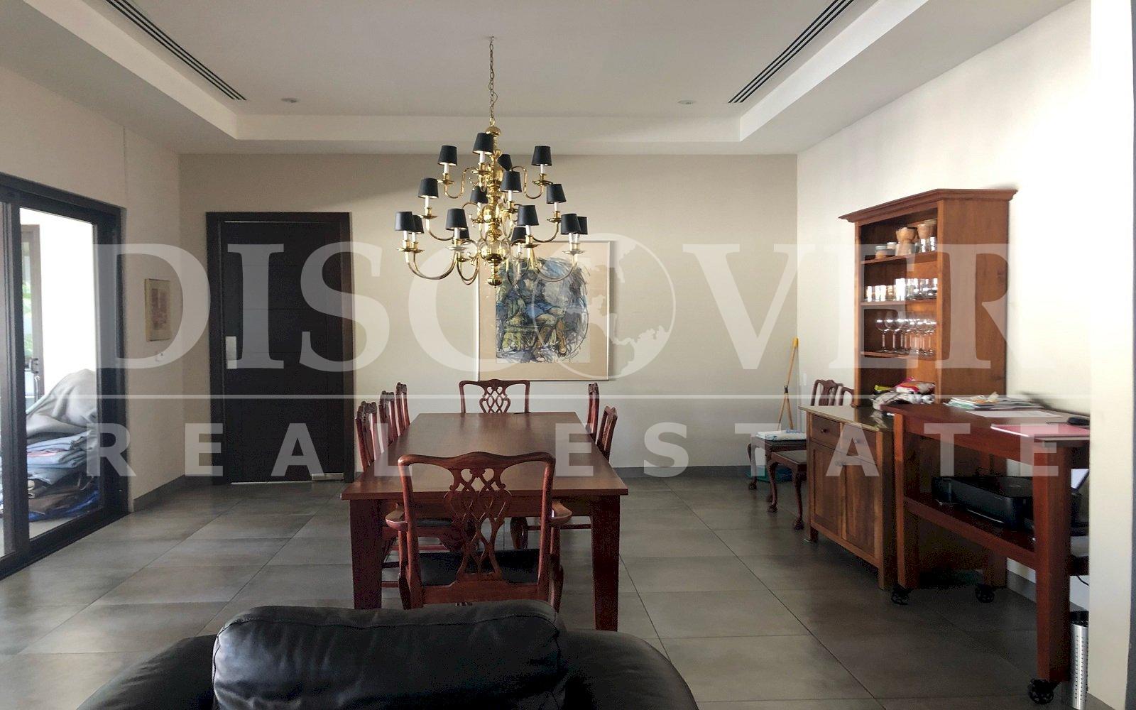  House for Sale in Santa Lucia Condominium 