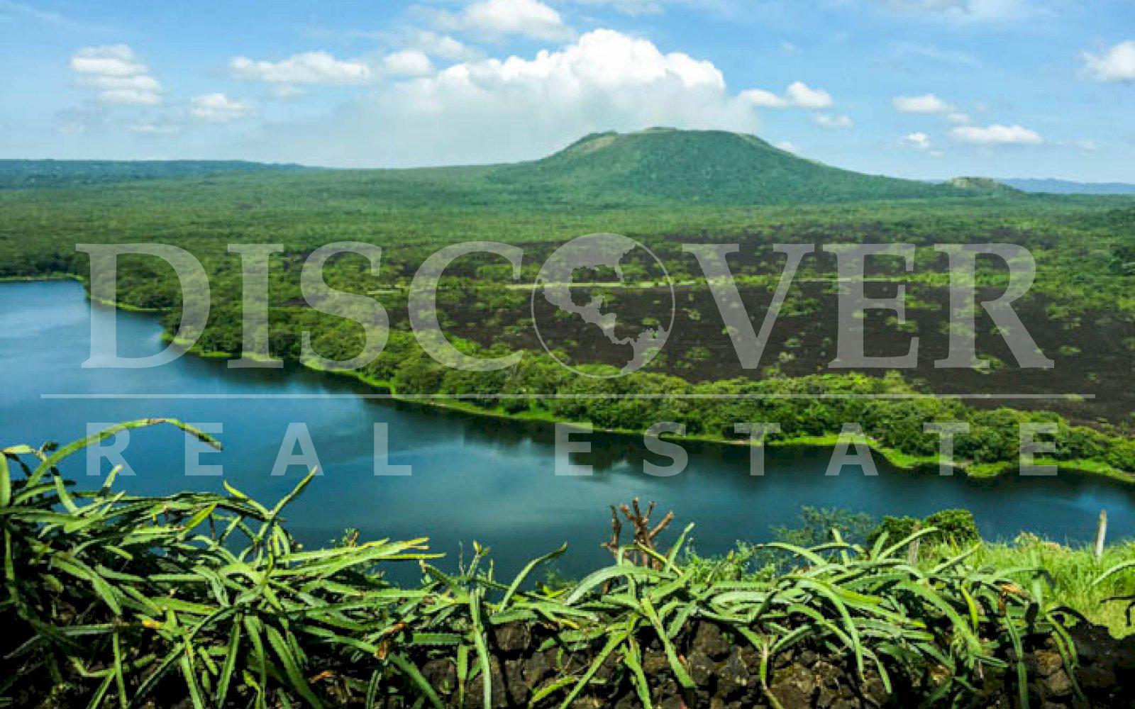 Land for Sale with a Spectacular View of the Lagoon in Nindirí ID 10205