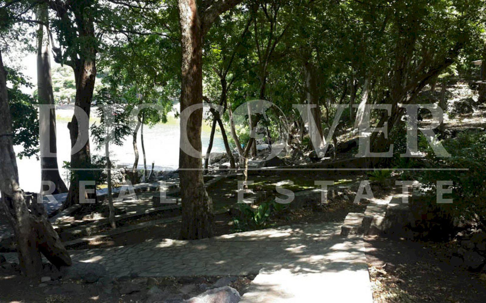 https://images.discovernica.com/propiedad/1600/terreno_propiedad_venta_marina_cocibolca_granada_nicaragua_42_889.62_vrs2_U_658_750_5.jpg
