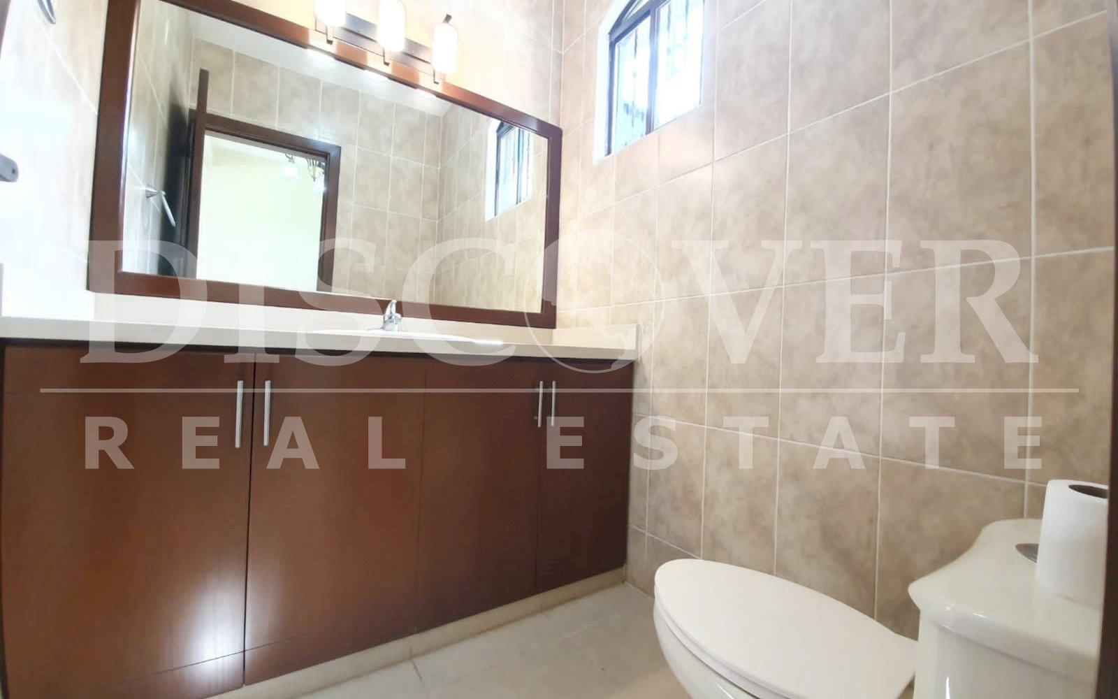 https://images.discovernica.com/propiedad/1600/vqrbwergerg.jpg