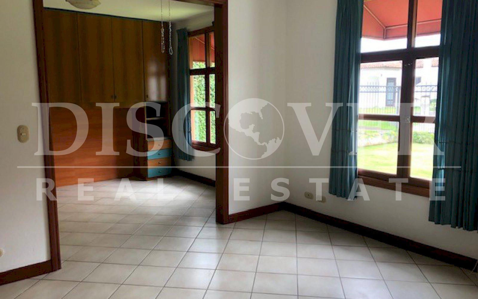 https://images.discovernica.com/propiedad/1600/vwrgethf.jpg