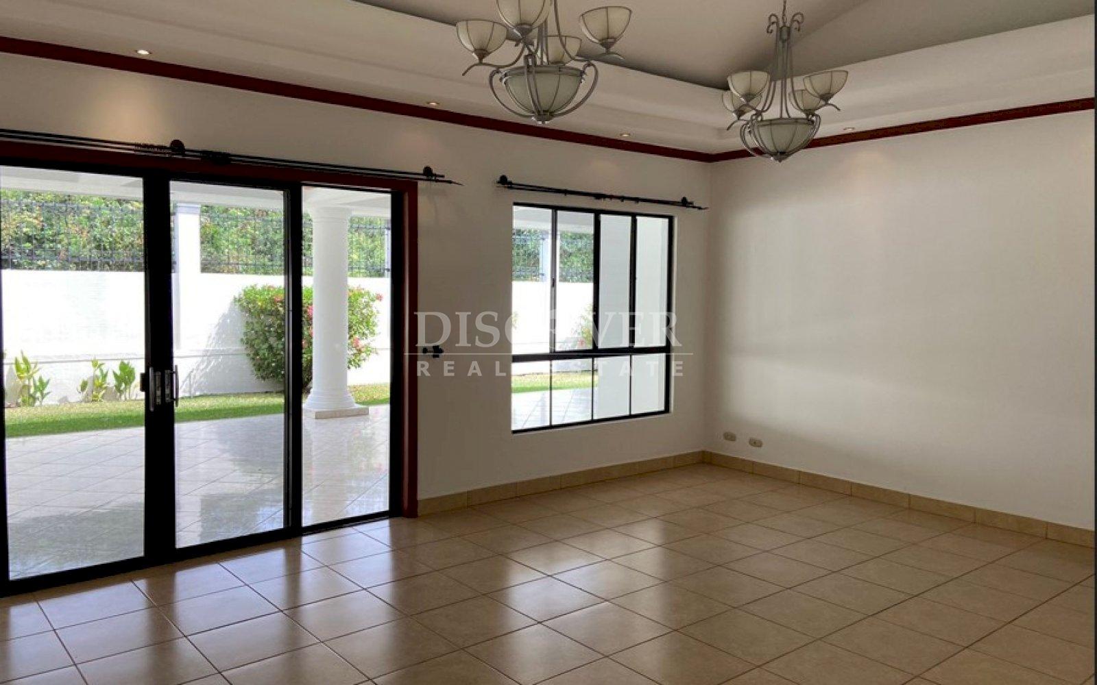 https://images.discovernica.com/propiedad/1600/w4rhr6jdryjtk.jpg