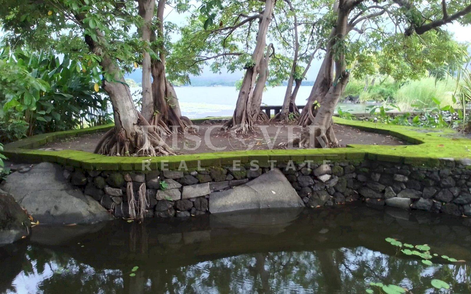  Islet for sale in the port of Asese