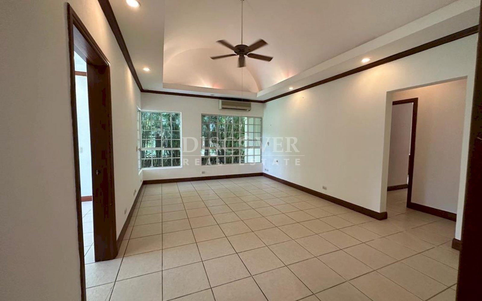  Beautiful home for sale and rent in Villa Fontana Sur ID 12326