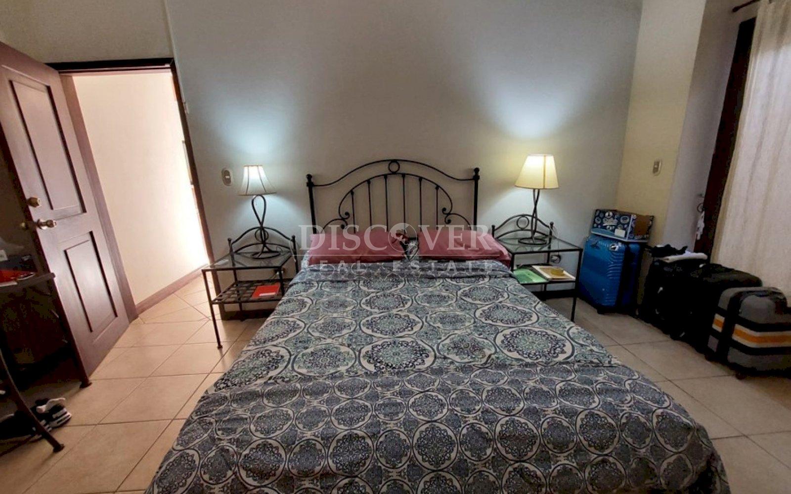  Hotel in Los Robles for Rent.