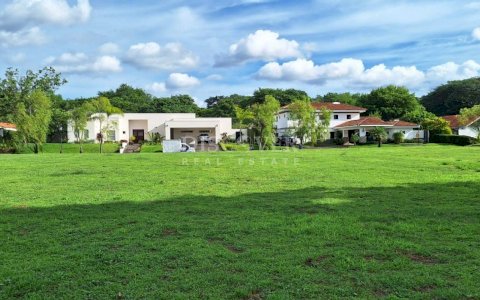 Land for sale in Bosques de San Isidro.