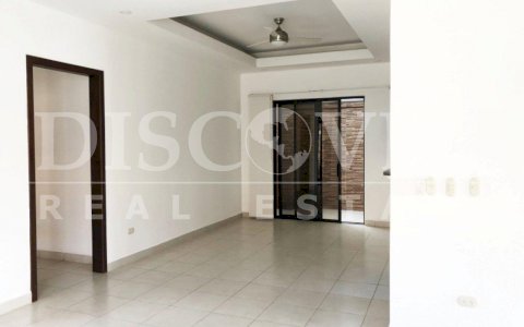  House for rent located in Santo Domingo.