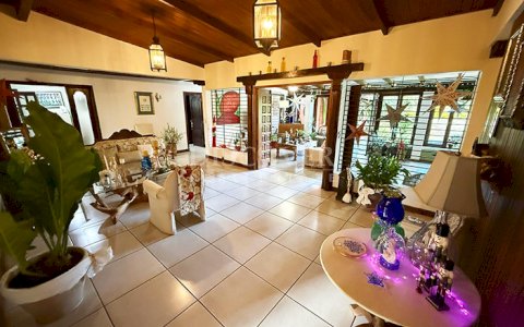 Spacious and cozy house for sale in Santo Domingo