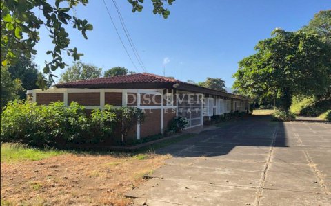  Cozy house for Sale-Rent in Mirador de Santo Domingo