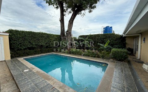  House for sale on Avenida Universitaria Managua 