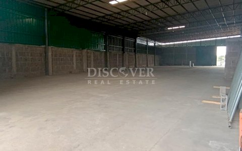  Industrial warehouse for rent on Carretera Norte