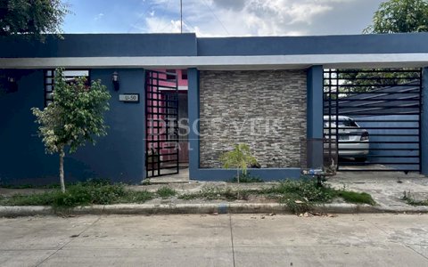 House for sale in residential area on Carretera Nueva to León 