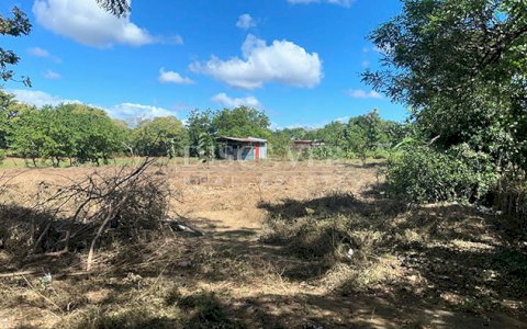  Land for rent on a street corner in Masaya