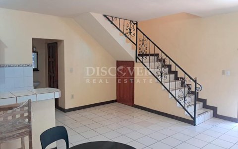 Two-story apartment for rent on the road to Masaya