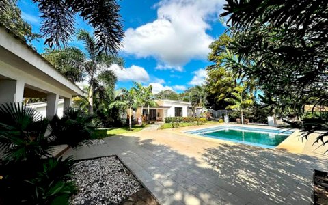  Furnished house for rent on Carretera Sur