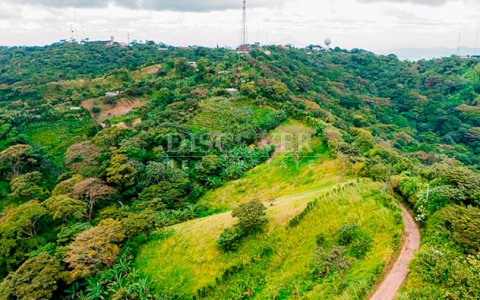 Land for sale with views on Carretera Sur - El Crucero