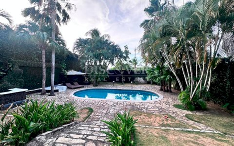  House with a pool for rent on Pista Jean Paul Genie