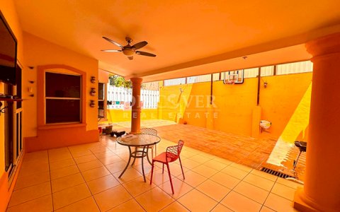  House for rent in a gated community in Villa Fontana