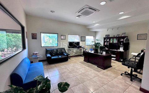  Office building for sale on Pista Suburbana