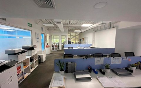  Office space for sale in a corporate building on Pista Suburbana