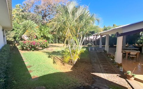  Cozy house for sale on Carretera Sur