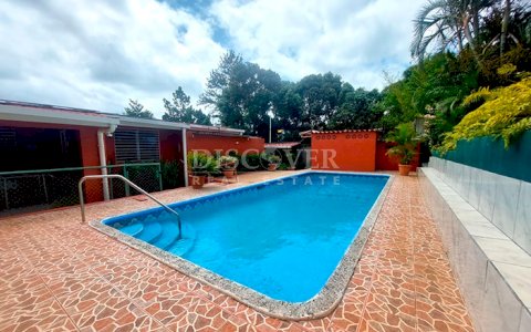  House with a pool for sale on Carretera Sur