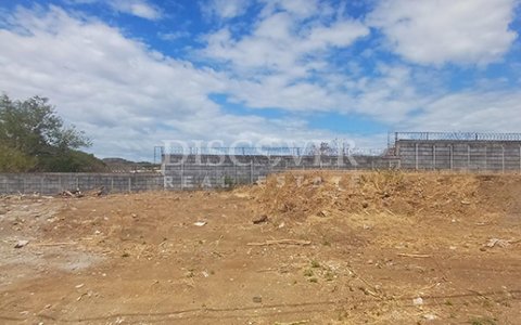 Lots for Sale in a Condo Complex - New Highway to León