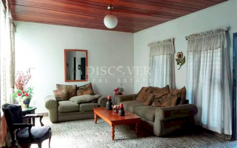  House for Sale with Commercial and Residential Potential in Linda Vista