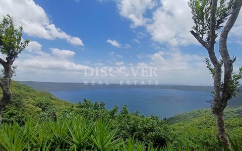 Land for sale with views of the lagoon and Mombacho Volcano in Diriá