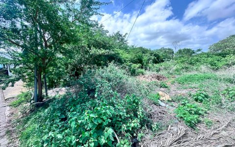  Land for Sale on Avenida Universitaria - Managua