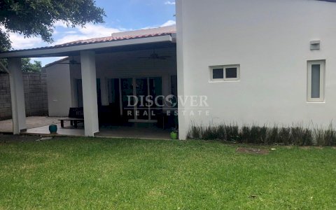  House for Rent in Colinas de Santa Cruz
