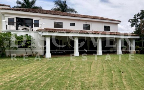  Luxurious house for sale in La Estancia de Santo Domingo 