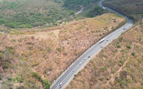  Land for sale located in the Cuesta El Plomo sector.