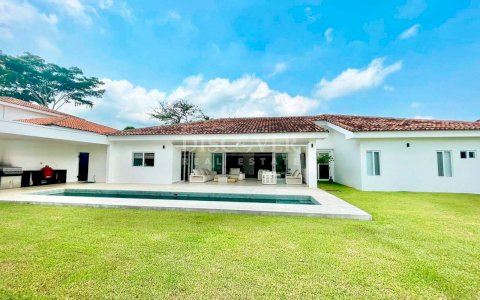  House for Sale and Rent Located in Santo Domingo Condominium