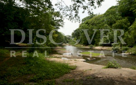 Beautiful Beachfront Lot for Sell in La Boquita
