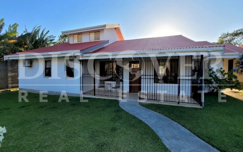  Beautiful House for Sale in Carazo