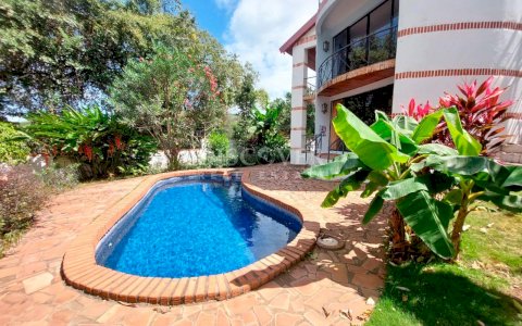  Beautiful House for Sale near Club Terraza ID 318