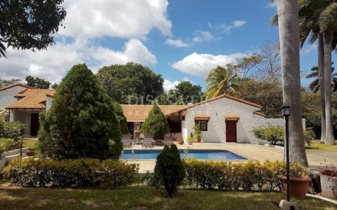  Large House for Sale in Carretera Sur