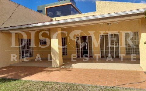  House for Rent in Residencial las Cumbres.