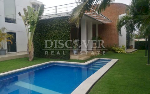  Excellent House for Sale in Villa Fontana Sur