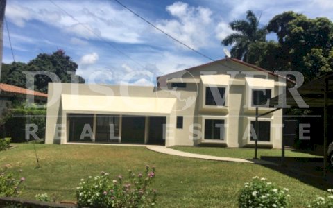  House with beautiful gardens for Rent in Carretera Sur