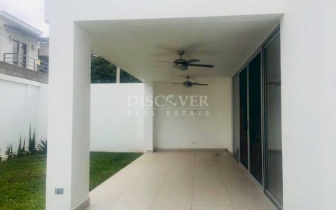  House for sale in Calista, Santo Domingo.
