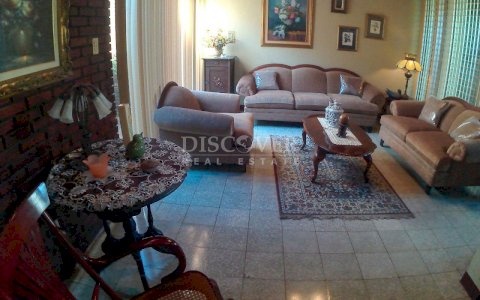  Colonial house for sale in Residencial Los Robles.