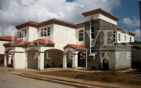  Apartment for rent in Las Colinas.