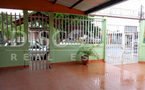  House for rent in Altamira suitable for housing or office ID 8257