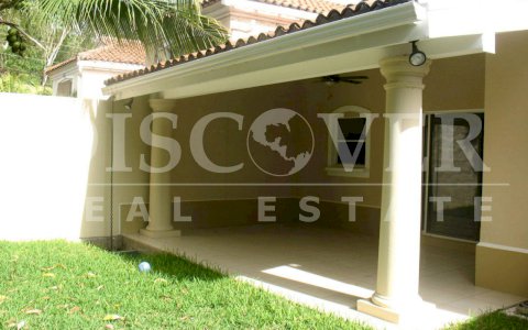  Centric 2-storey House in Condominium in Santa Catalina Residential ID 8092