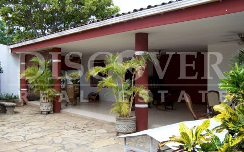 Beautiful House for Sale and Rent in Granada ID 8006